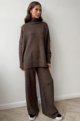 Soft Knit Two-Piece Set with Long-Sleeve Turtleneck and Relaxed Pants