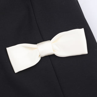 Sleeveless Structured Crepe A-Line Mini Dress with Contrast Bow Design