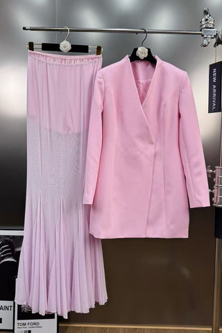 Long-Sleeve Structured Crepe Blazer & Pleated Mesh Skirt Set – Tailored Design