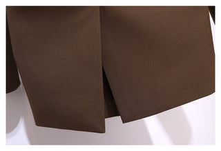 Structured Pocket Detail Blazer with Chain Belt – Long Sleeve Tailored Jacket