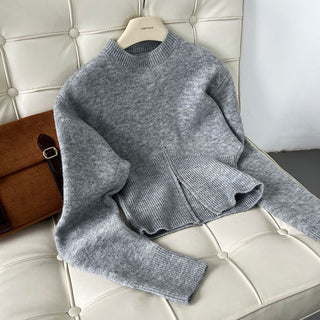 Zip-Front Knit Top – Long Sleeves, Cropped Fit, Waist-Shaping Design