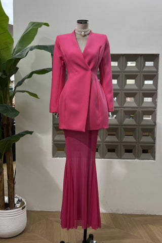 Long-Sleeve Structured Crepe Blazer & Pleated Mesh Skirt Set – Tailored Design