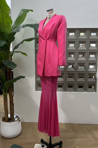 Long-Sleeve Structured Crepe Blazer & Pleated Mesh Skirt Set – Tailored Design