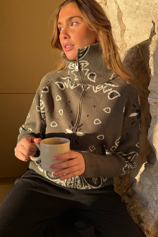 Fur Collar Zip-Up Knit Top – Long Sleeve Paisley Design